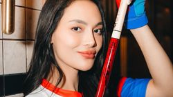 Potret Erika Carlina Main Biliar Bareng Efren Reyes