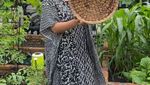 Eriska Nakesya Suka Berkebun dan Jualan di Warung Sunda