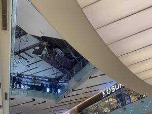 Atap Food Court Grand City Mall Surabaya Ambrol, Ini Dugaan Penyebabnya