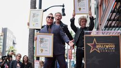 Green Day Dapat Bintang Penghormatan di Hollywood Walk of Fame Green Day Dapat Bintang Penghormatan di Hollywood Walk of Fame