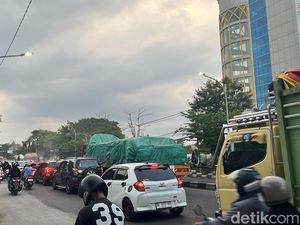Massa Demo Hardiknas di Jalan Alauddin Makassar Bubar, Lalin Berangsur Normal