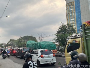 Massa Demo Hardiknas di Jalan Alauddin Makassar Bubar, Lalin Berangsur Normal