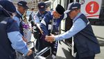 Potret Bahagia Jemaah Haji RI Kloter 1 Tiba di Madinah