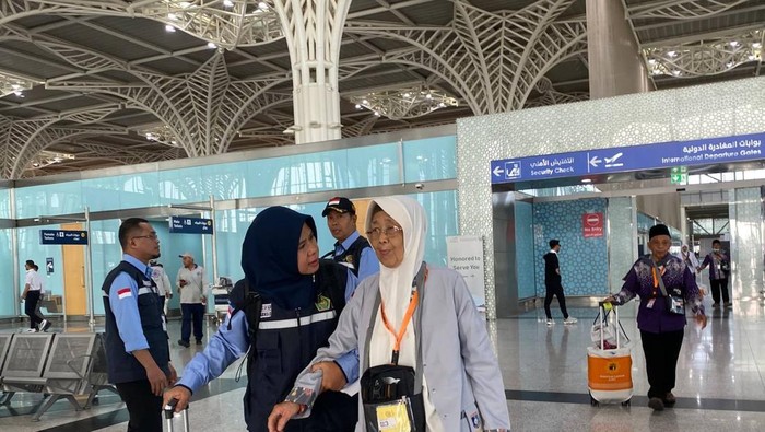 Jemaah haji kloter pertama tiba di Madinah