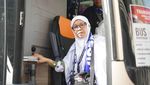 Potret Bahagia Jemaah Haji RI Kloter 1 Tiba di Madinah