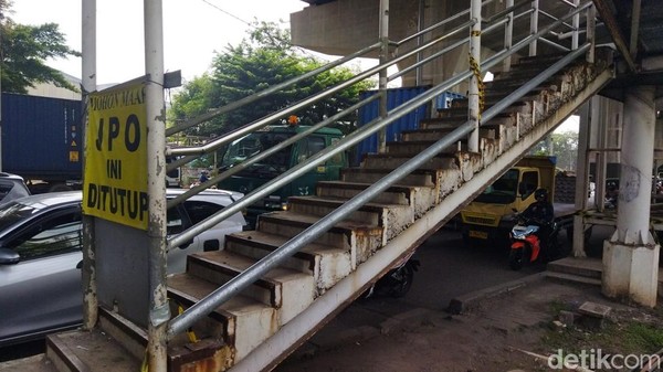 Penampakan Terkini Proses Perbaikan JPO Tipar Cakung