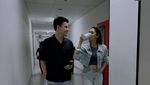 Jonathan Frizzy Asyik Makan Sate Angkringan hingga Meracik Kopi