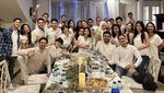 Jonathan Frizzy Asyik Makan Sate Angkringan hingga Meracik Kopi
