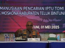 Kapolda Papua Barat Heran Iptu Tomi Nyeberang Sungai Tanpa Tali Pengaman