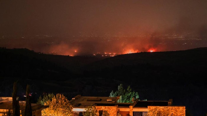 Kebakaran hutan di Israel Kebakaran hutan melanda Israel sejak Rabu (30/4/2025). Lokasinya dekat Yerusalem.