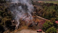 Otoritas pemadam kebakaran dan penyelamatan Israel mengatakan pada Kamis malam bahwa setelah lebih dari 30 jam pertempuran, mereka berhasil mengendalikan kebakaran hutan yang berkobar di pinggiran Yerusalem. REUTERS/Ammar Awad