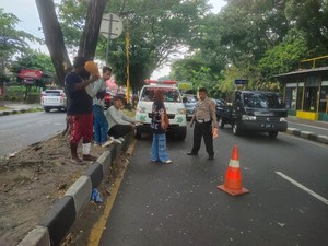 Wanita Asal Wonosobo Tewas Tertabrak Honda Jazz di Depan UPN Jogja