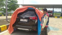 Korban yang tewas diketahui bernama Muhamad Balya warga Kaliwungu, Kendal, dan Vicka Novitasari (41) warga Ngaliyan, Kota Semarang. Kedua jenazah korban saat ini berada di RSI Al Ikhlas Pemalang.