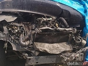 Penampakan Remuknya Innova Anggota DPR Dimyati Rois yang Laka di Tol Pemalang