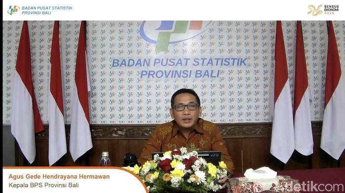 Agus Gede Hendrayana Hermawan, Kepala BPS Provinsi Bali, dalam rilis berita resmi statistik BPS Bali Mei 2025. Jumat (2/5/2025). (Fabiola Dianira)