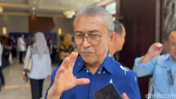 Kepala Dinas Tenaga Kerja dan Transmigrasi (Disnakertrans) Sulteng, Arnold Firdaus.