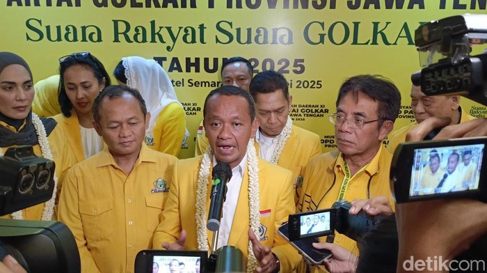 Ketua Umum Partai Golkar Bahlil Lahadalia usai membuka Musda XI Golkar Jateng.
