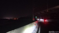 Foto: Kondisi Tol Bali Mandara yang gelap gulita pada Jumat (2/5/2035) sejak listrik padam mulai pukul 16.00 Wita, Jumat. (Aryo Mahendro/detikBali)