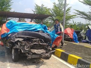 Detik-detik Mobil Anggota DPR Dimyati Rois Tabrak Truk di Tol Tewaskan 2 Orang