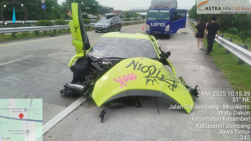 Lamborghini kecelakaan di Tol Jombang-Mojokerto