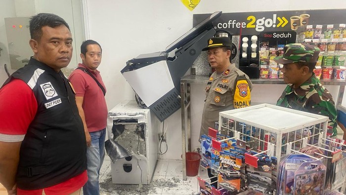 Minimarket di Lamongan dibobol pencuri