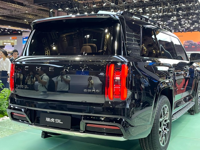 Mobil SUV konsep Chery Tiggo 9L