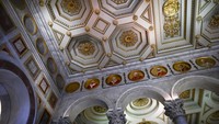 Basilika Santo Paulus di Luar Tembok (San Paolo fuori le Mura) merupakan salah satu dari empat basilika utama di Roma dan dikenal sebagai tempat pemakaman Santo Paulus. Basilika ini juga menjadi destinasi ziarah penting dan menyimpan berbagai karya seni bersejarah, termasuk mosaik-mosaik kuno yang menghiasi interiornya.