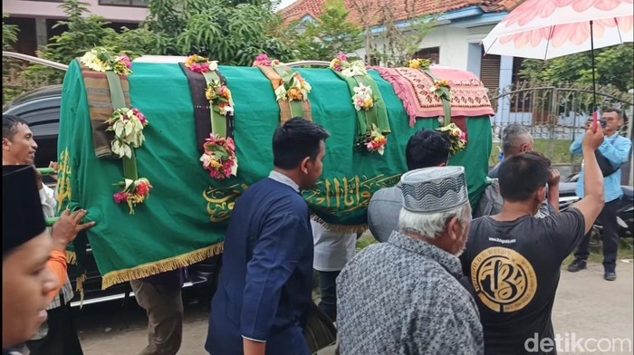 Pemakaman calon jemaah haji asal Kabupaten Cirebon.