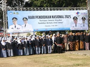 Hardiknas 2025, Ahmad Luthfi Beri Beasiswa ke 1.100 Anak Tak Sekolah