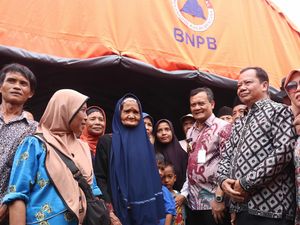 Gubernur Jateng Beri Bantuan Rp 2 M untuk Korban Tanah Bergerak di Brebes