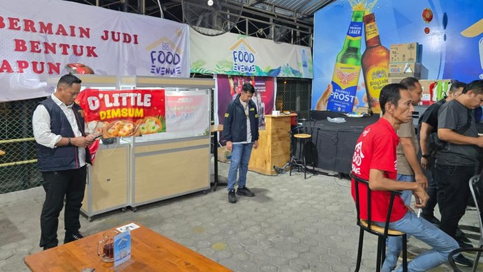 Penampakan Yanglim Plaza yang berada di Kecamatan Medan Area usai digerebek Polda Sumut soal judi pada, Rabu (30/4/2025) malam. (Foto: Dok Polda Sumut). Penampakan Yanglim Plaza yang berada di Kecamatan Medan Area usai digerebek Polda Sumut soal judi pada, Rabu (30/4/2025) malam. (Foto: Dok Polda Sumut).