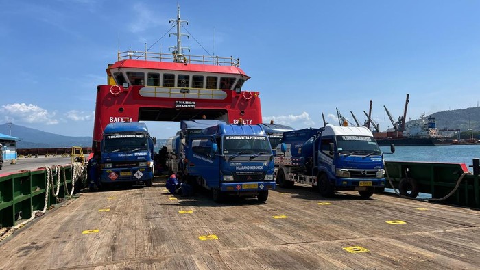Pengiriman BBM melalui IT Panjang di Bengkulu oleh Pertamina Patra Niaga Sumbagsel.