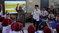 Sebanyak 758 sekolah di Jateng mendapatkan Program Revitalisasi Sekolah dan Digitalisasi Pembelajaran.
