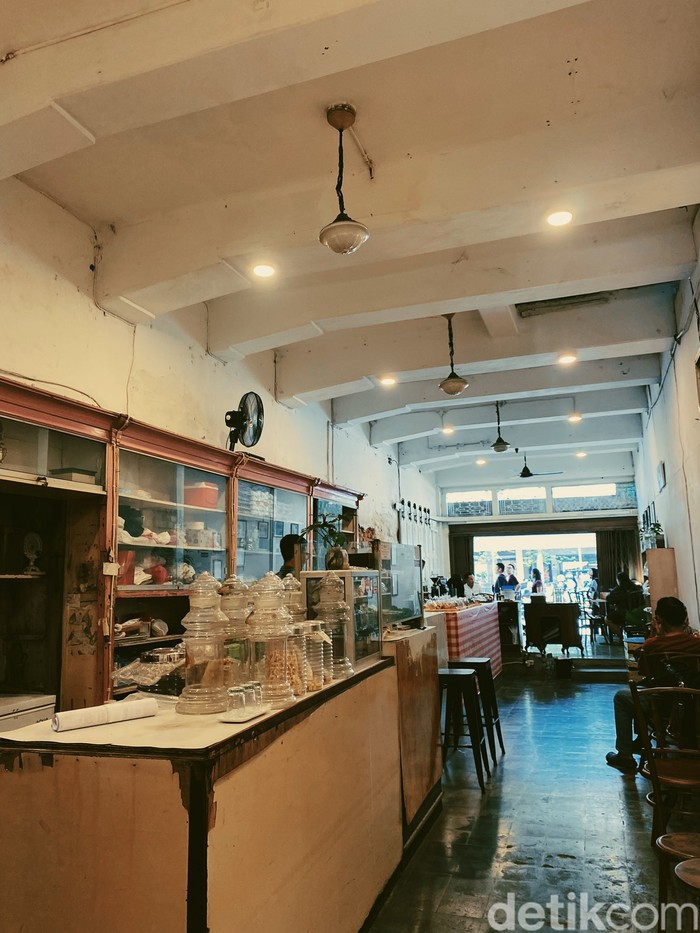 Serunya Ngopi di Kedai Kopi Vintage Berusia 90 Tahun di Jogja Serunya Ngopi di Kedai Kopi Vintage Berusia 90 Tahun di Jogja