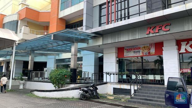 Suasan sunyi Grand Mall Bekasi, Jawa Barat, Jumat (2/5/2025). (CNBC Indonesia/Fergi Nadira)