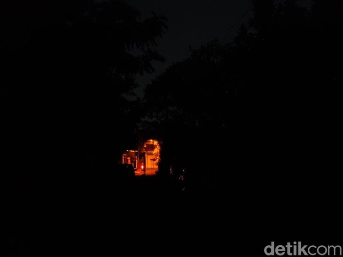 Suasana di Canggu, Badung, Bali, yang masih gelap gulita, Jumat (2/5/2025).