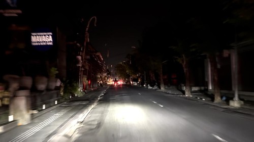 Suasana Kawasan Kuta saat Listrik Se-Pulau Bali Padam