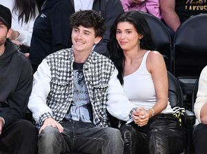 5 Gaya Couple Kylie Jenner dan Timothee Chalamet Kencan di Pertandingan Basket