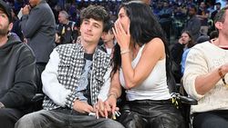 Kemesraan Timothee Chalamet dan Kylie Jenner Kemesraan Timothee Chalamet dan Kylie Jenner