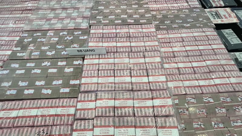 Tumpukan uang bukti kasus judi online (Rumondang/detikcom)