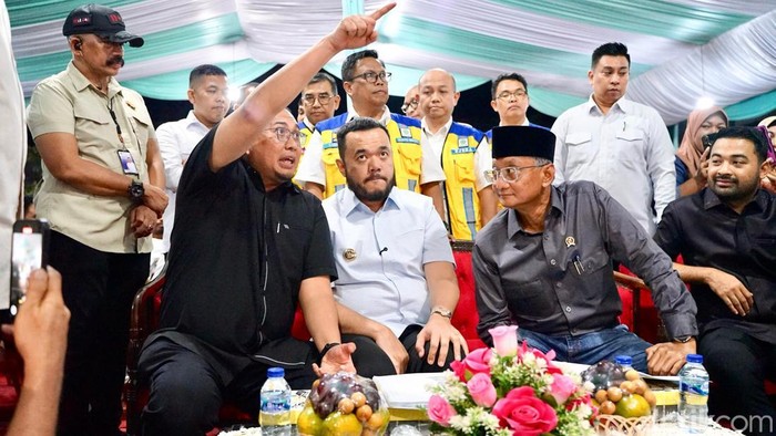 Wakil Ketua Komisi VI DPR RI, Andre Rosiade bersama Wali Kota Padang, Fadly Amran dan Menteri  PU Doddy Hanggodo. (Jeka Kampai/detikSumut)