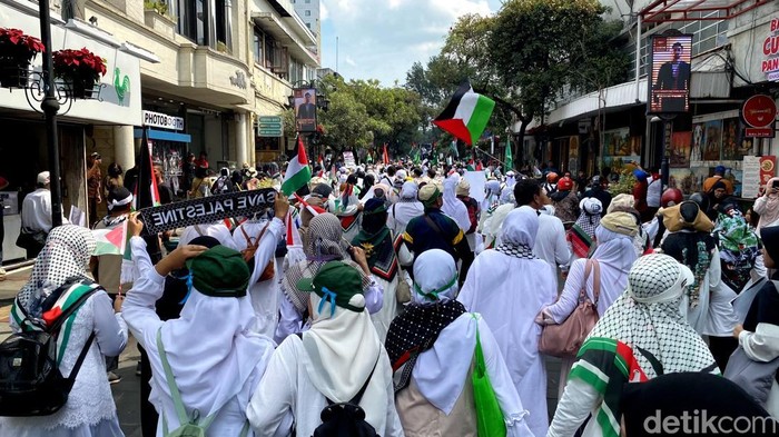Aksi bela Palestina di Bandung
