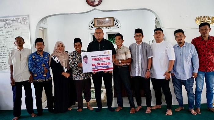 Andre Rosiade Bantu Mushalla Nurul Jadid Koto Tangah