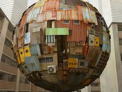 Seniman Gambarkan Bumi Bernuansa Futuristik Sekaligus Suram