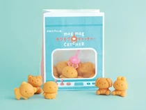 Gemas! Ngemil Kue Castella Imut Serasa Main Mesin Capit