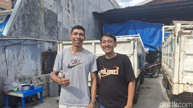 Herrin Taime (kiri) dan Wildan Akifin, perantau yang tinggal di Bali dan kesulitan mencari kos. Kamis, (17/4/2025).