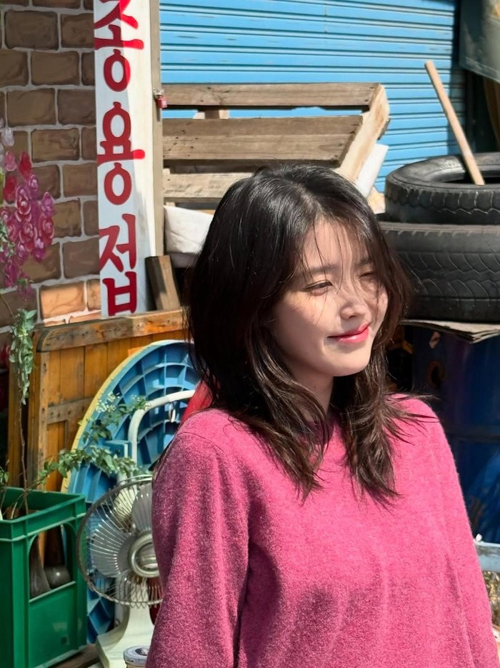 IU