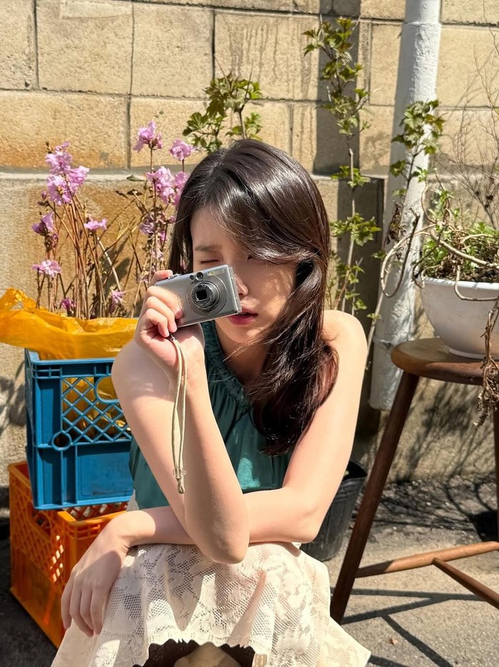 IU