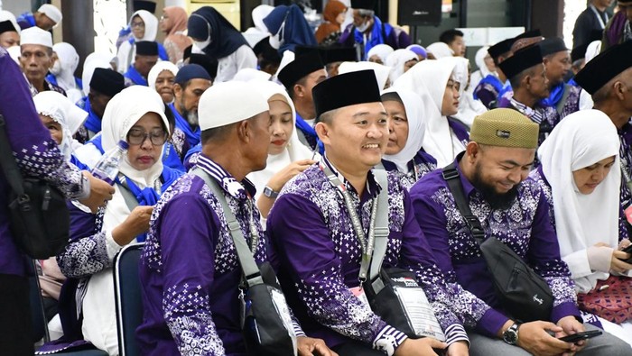 Jemaah asal OKU Timur tiba di Asrama Haji Palembang.