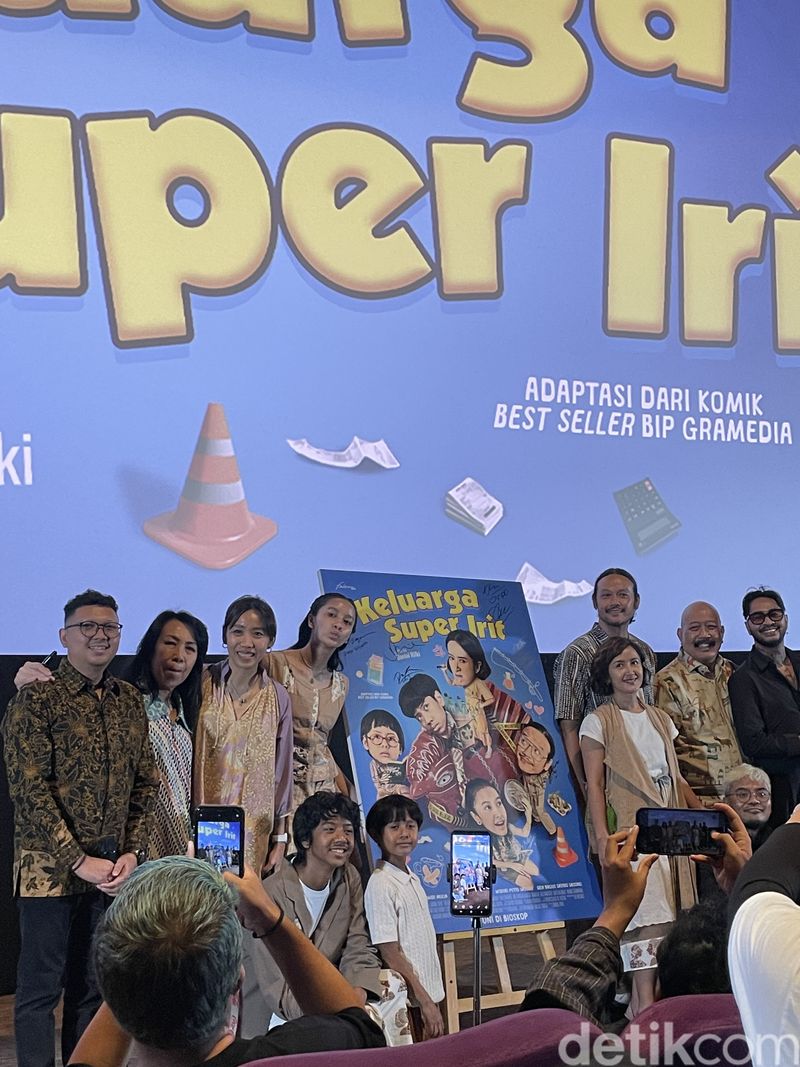 Konferensi pers film Falcon Pictures Keluarga Super Irit digelar di XXI Epicentrum, Kuningan, Jakarta Selatan, pada Sabtu (3/5/2025).